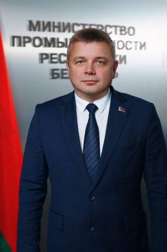 Министр промышленности поздравляет с 3 июля